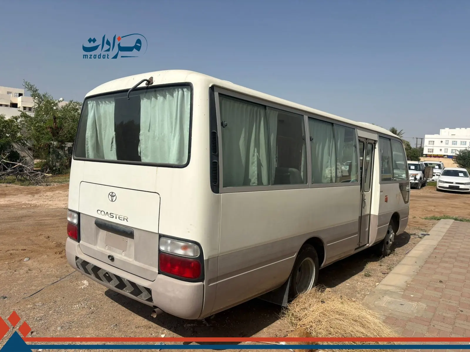30- Toyota Bus - 2