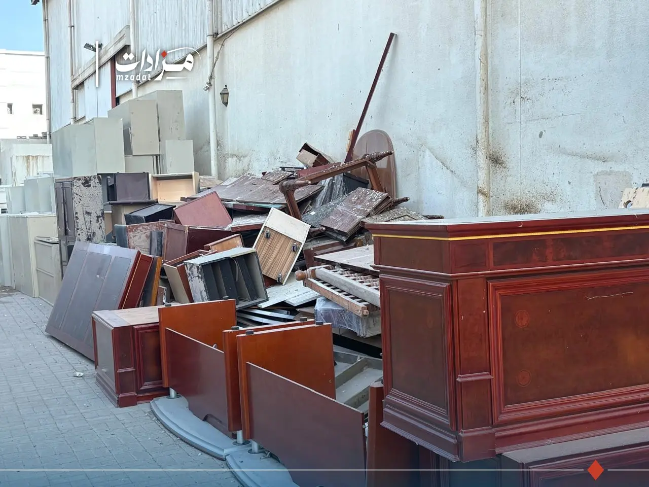 lot 4- Mixed scrap. - 2