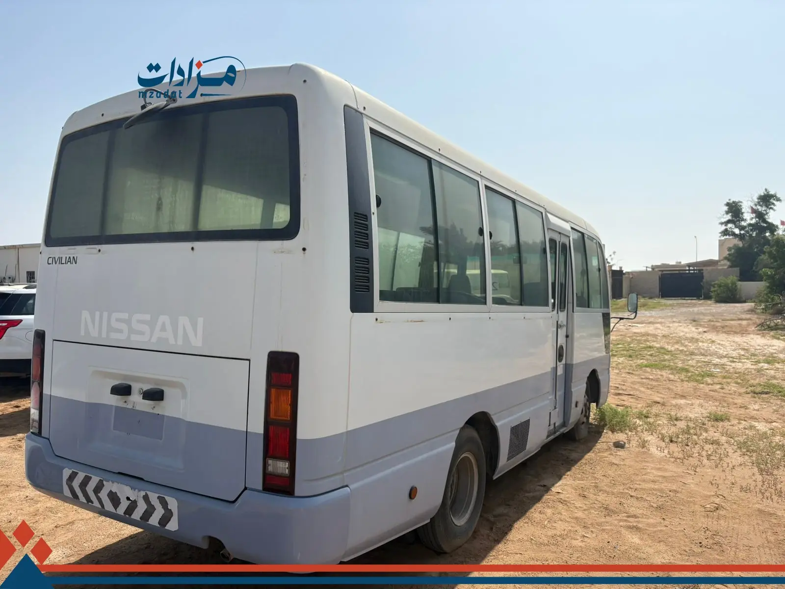 28- Nissan Bus - 2