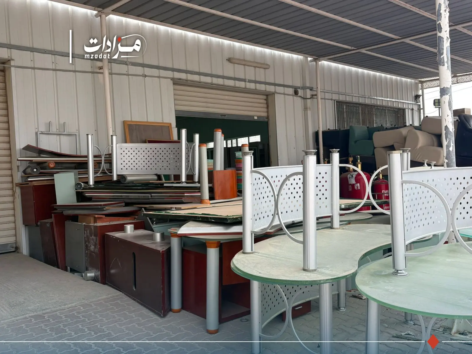 7- Executive desks + meeting tables + bulletin boards - 2