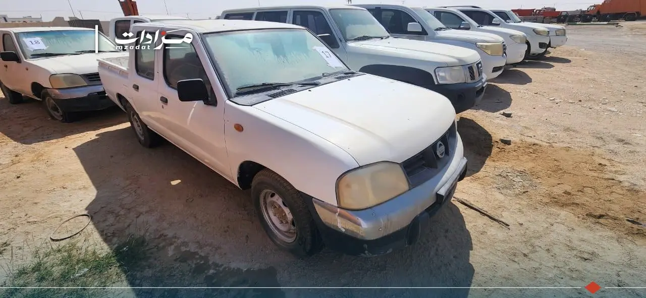 17- Nissan Double Cabin Pickup - 3