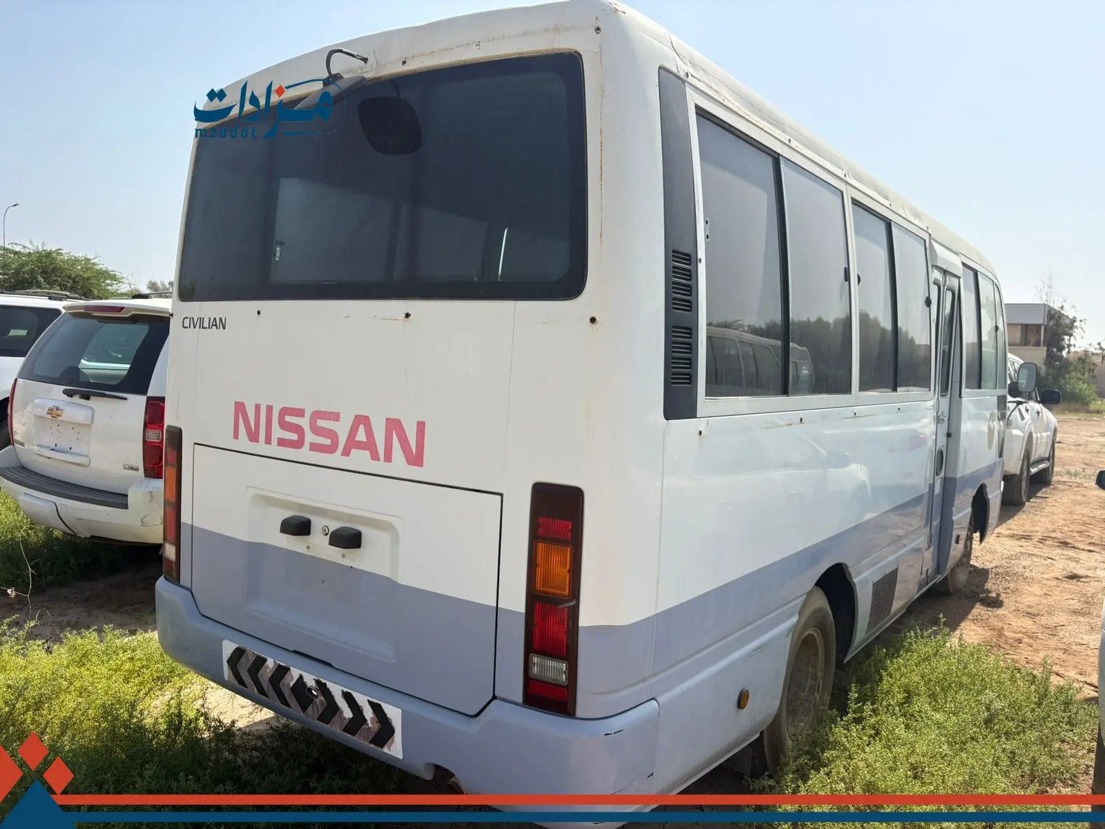 29- Nissan Bus - 2