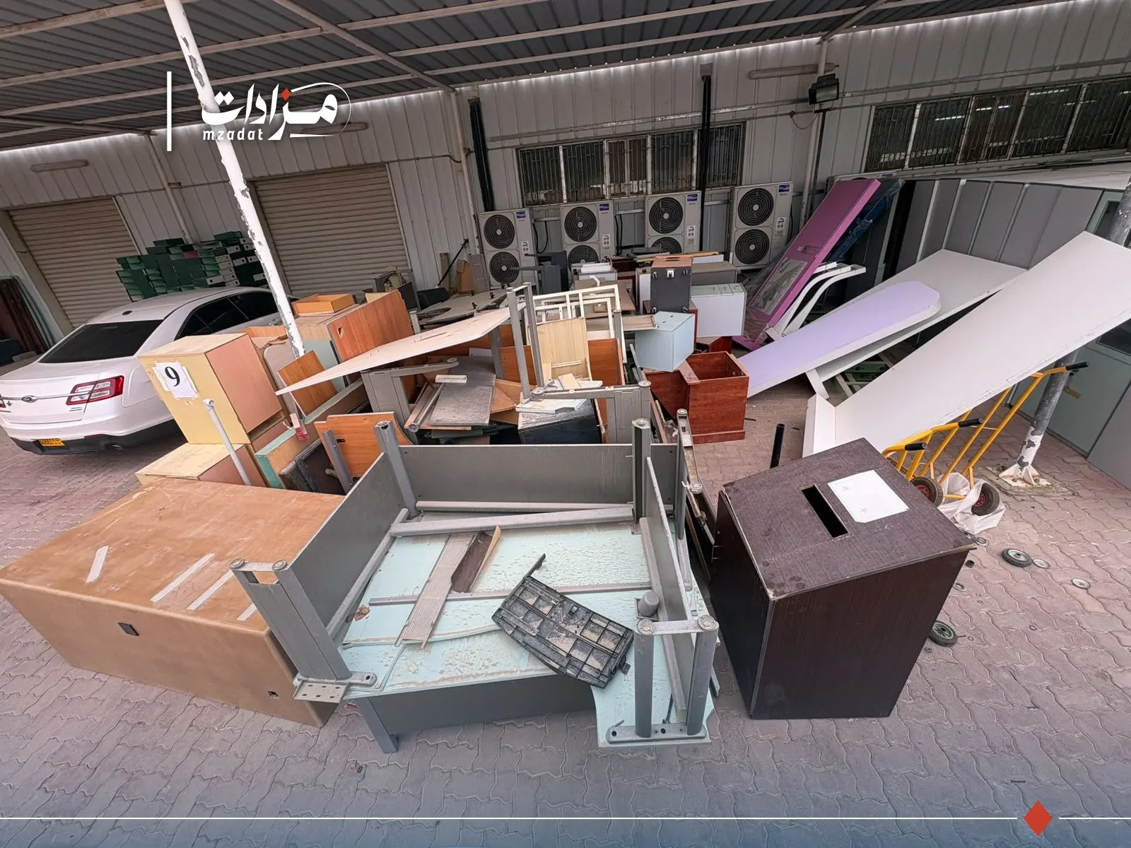 9-Staff desks - 2