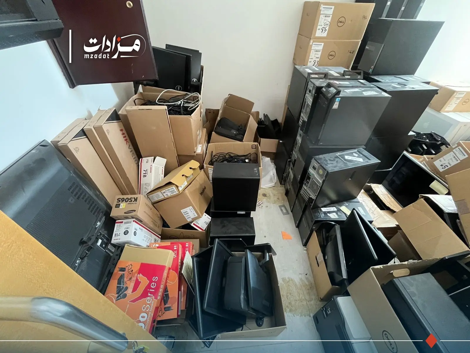 Used electronics & furniture . - 17