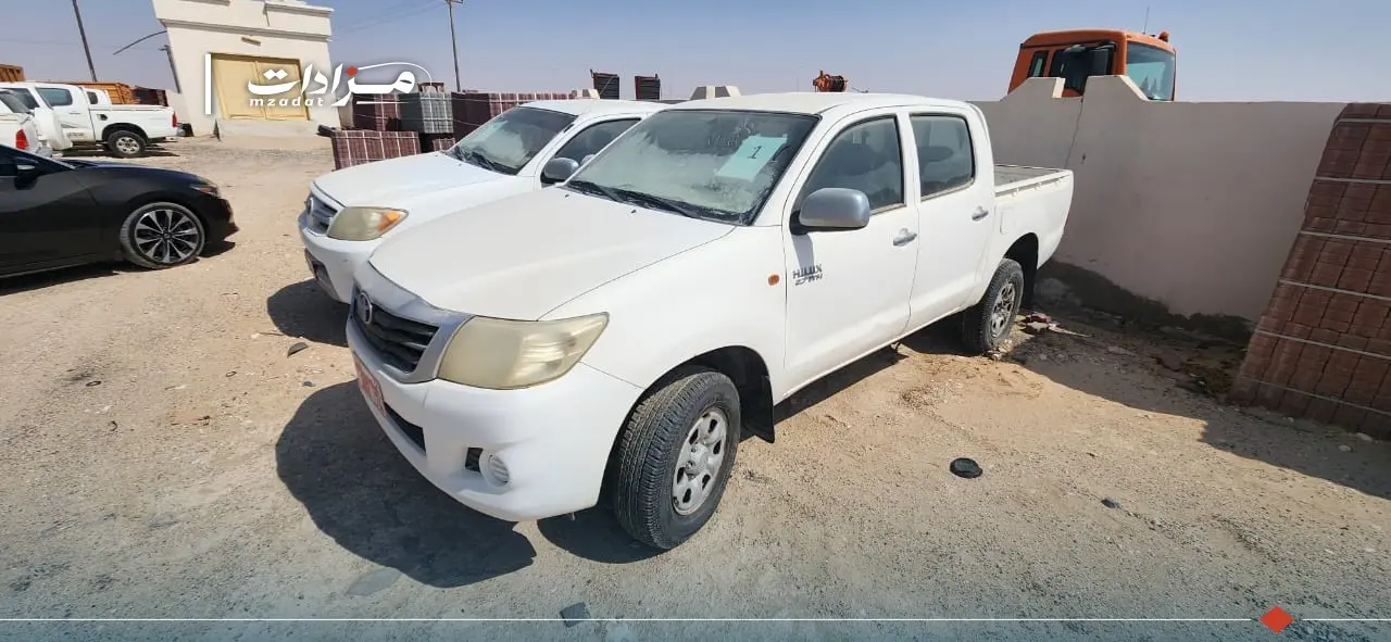 1- Toyota Hilux Double Cabin 4×4 Pickup - 2