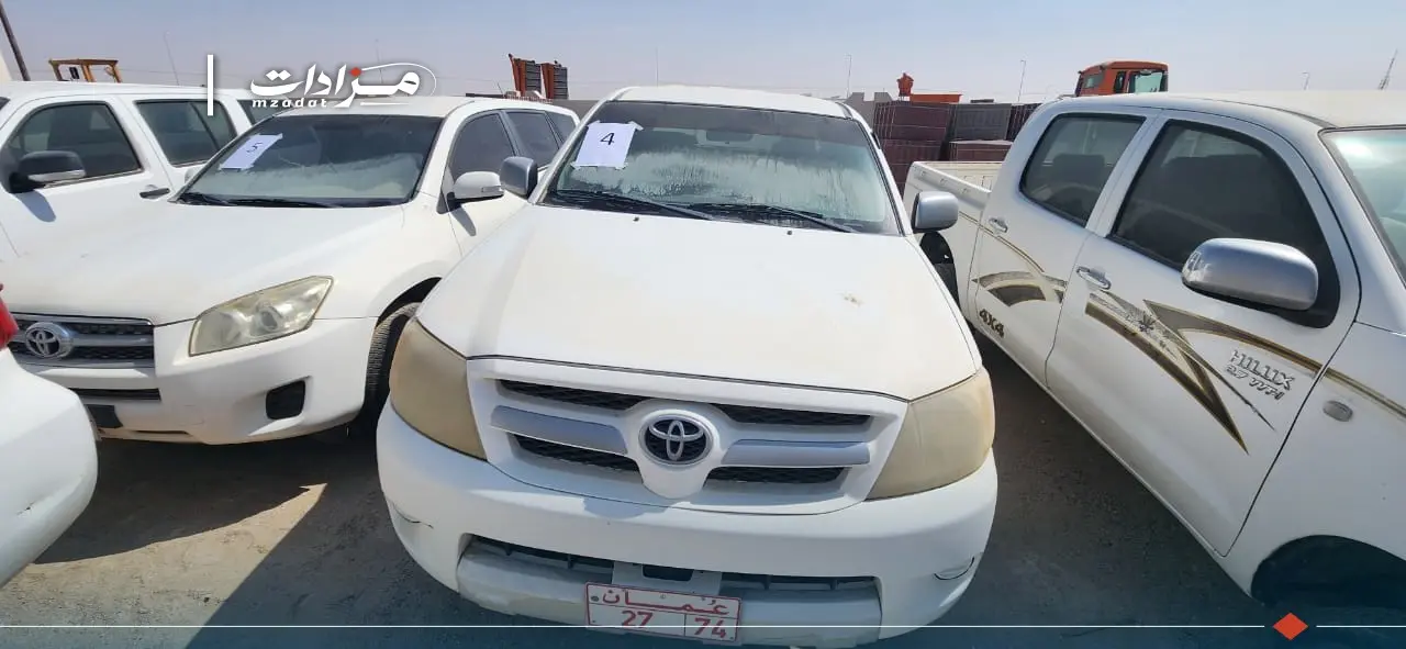 4- Toyota Hilux Double Cabin 4×4 Pickup - 3