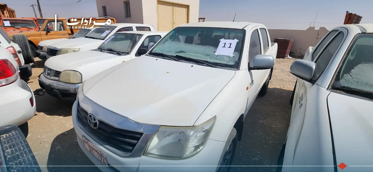 11- Toyota Hilux Double Cabin 4×4 Pickup - 2