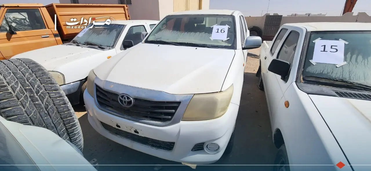 16- Toyota Hilux Double Cabin 4×4 Pickup - 2