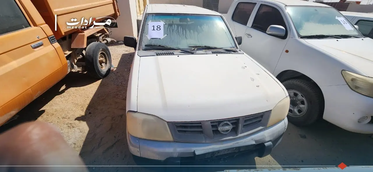 18- Nissan Double Cabin Pickup - 3