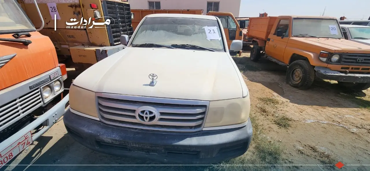 21- Toyota Land Cruiser Station - 3