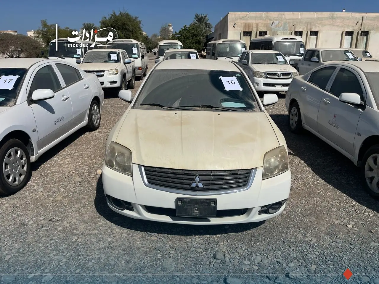 16- Mitsubishi Galant - 2