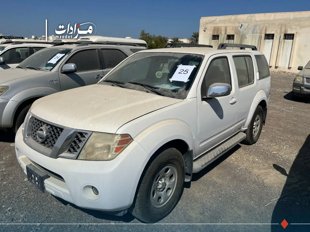 25- Nissan Pathfinder - 3
