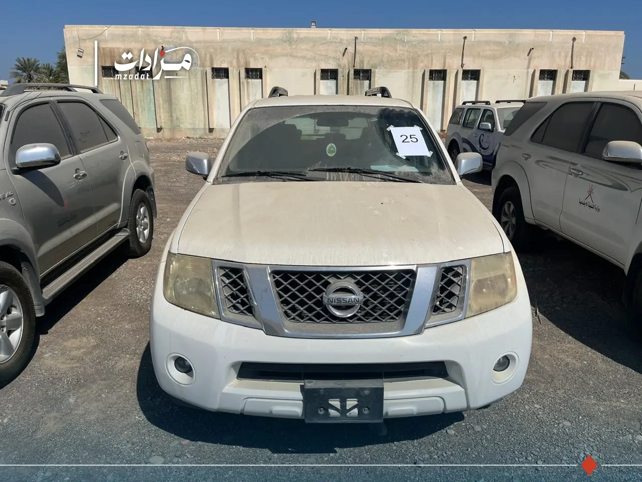 25- Nissan Pathfinder - 2