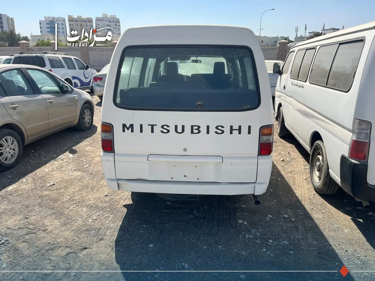 32- Mitsubishi Bus 15-Seater - 4