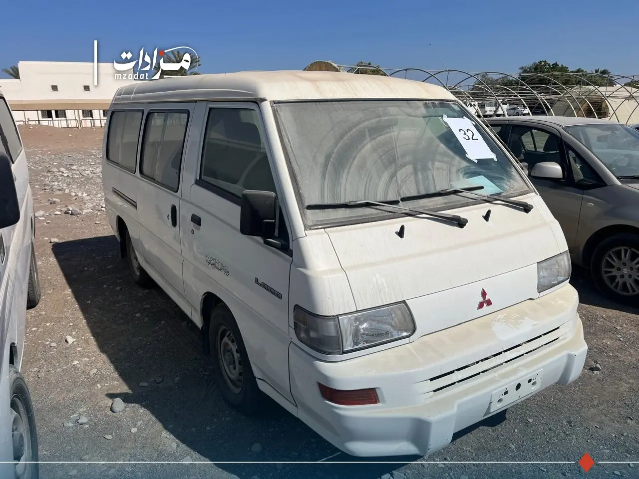32- Mitsubishi Bus 15-Seater - 3