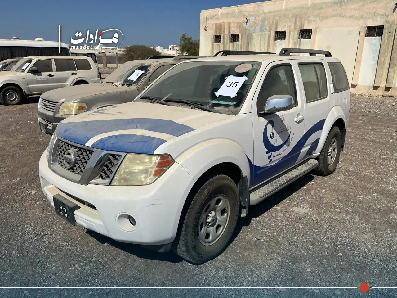 35- Nissan Pathfinder - 3