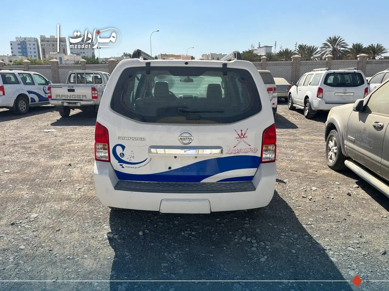 35- Nissan Pathfinder - 4