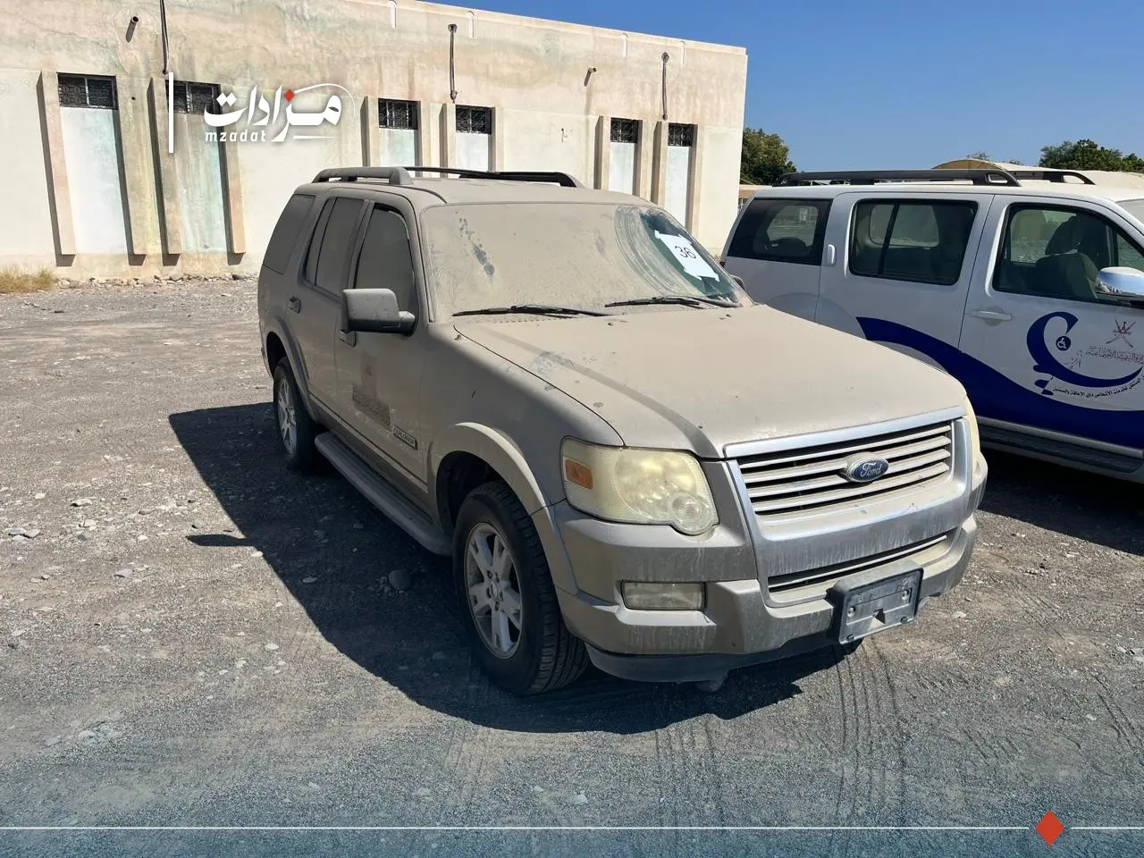 36- Ford Explorer - 4