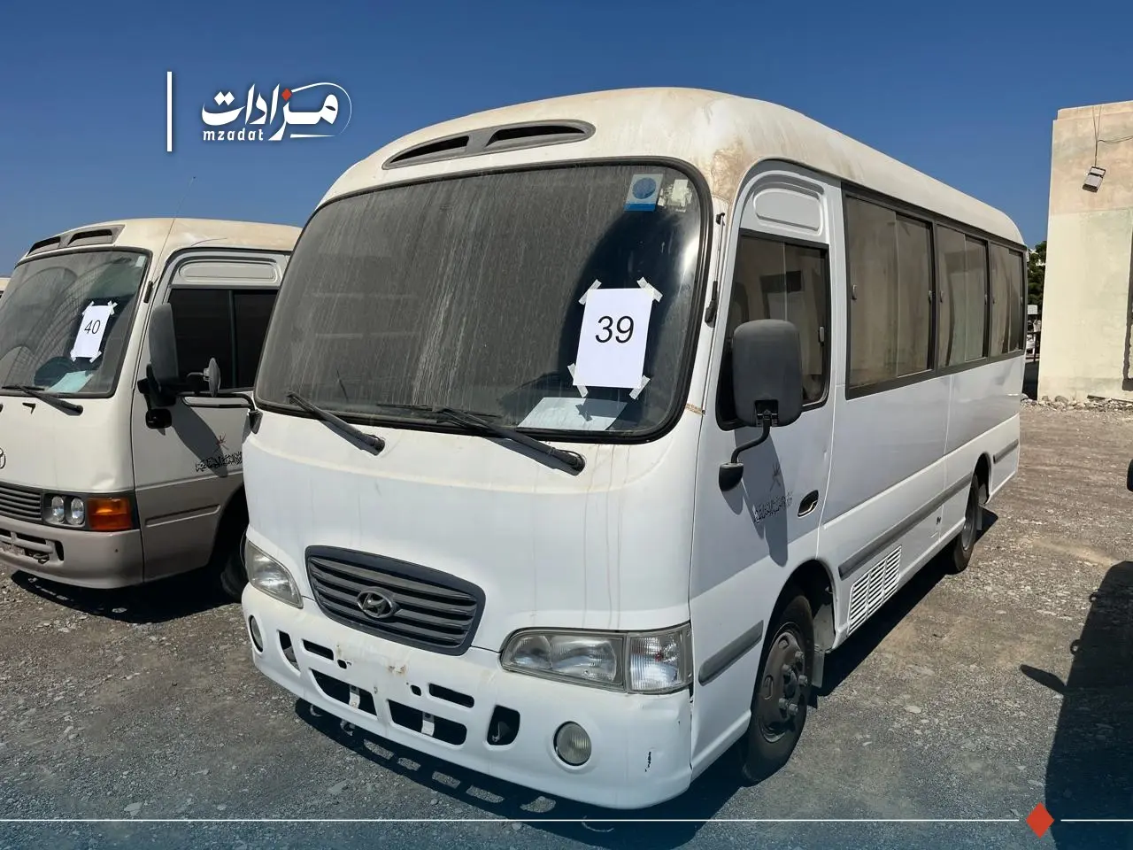 39- Hyundai Bus 25-Seater(diesel) - 5