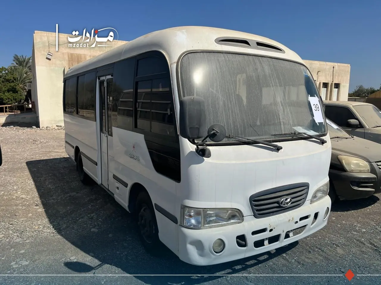 39- Hyundai Bus 25-Seater(diesel) - 3
