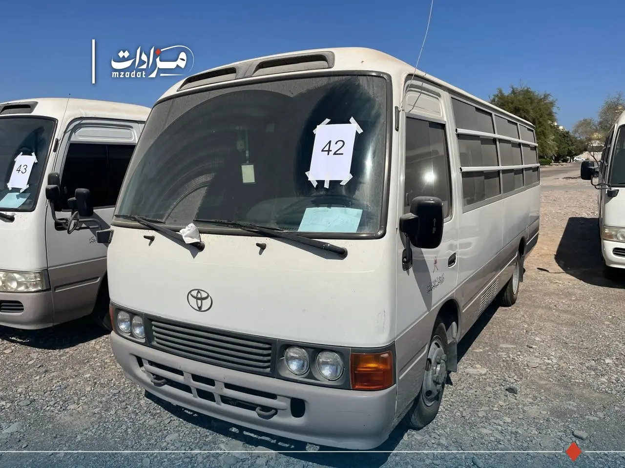 42- Toyota Bus 25-Seater(petrol) - 3