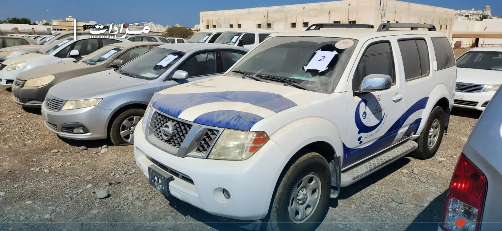 2- Nissan Pathfinder - 5