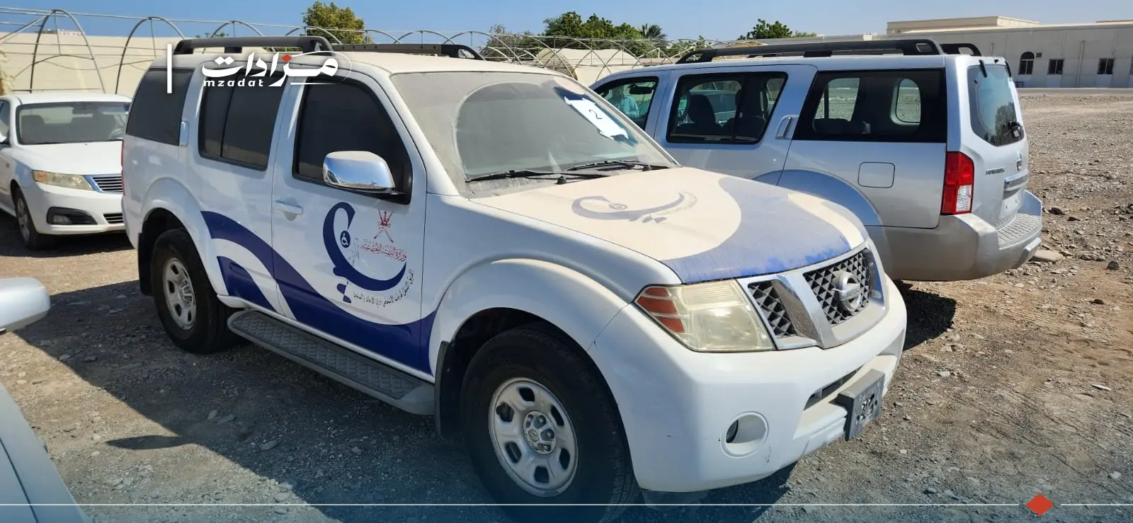 2- Nissan Pathfinder - 3