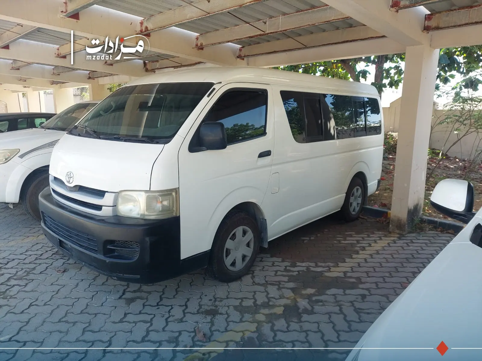 44- Toyota Bus 15-Seater - 3