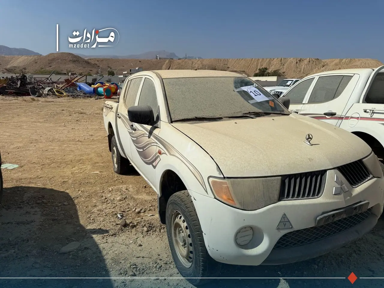 10-Mitsubishi Pickup - 2