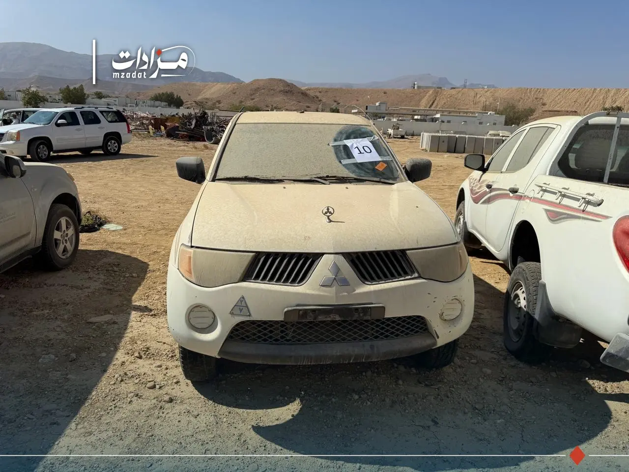 10-Mitsubishi Pickup - 3