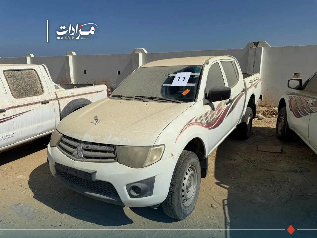 11-Mitsubishi Pickup - 3