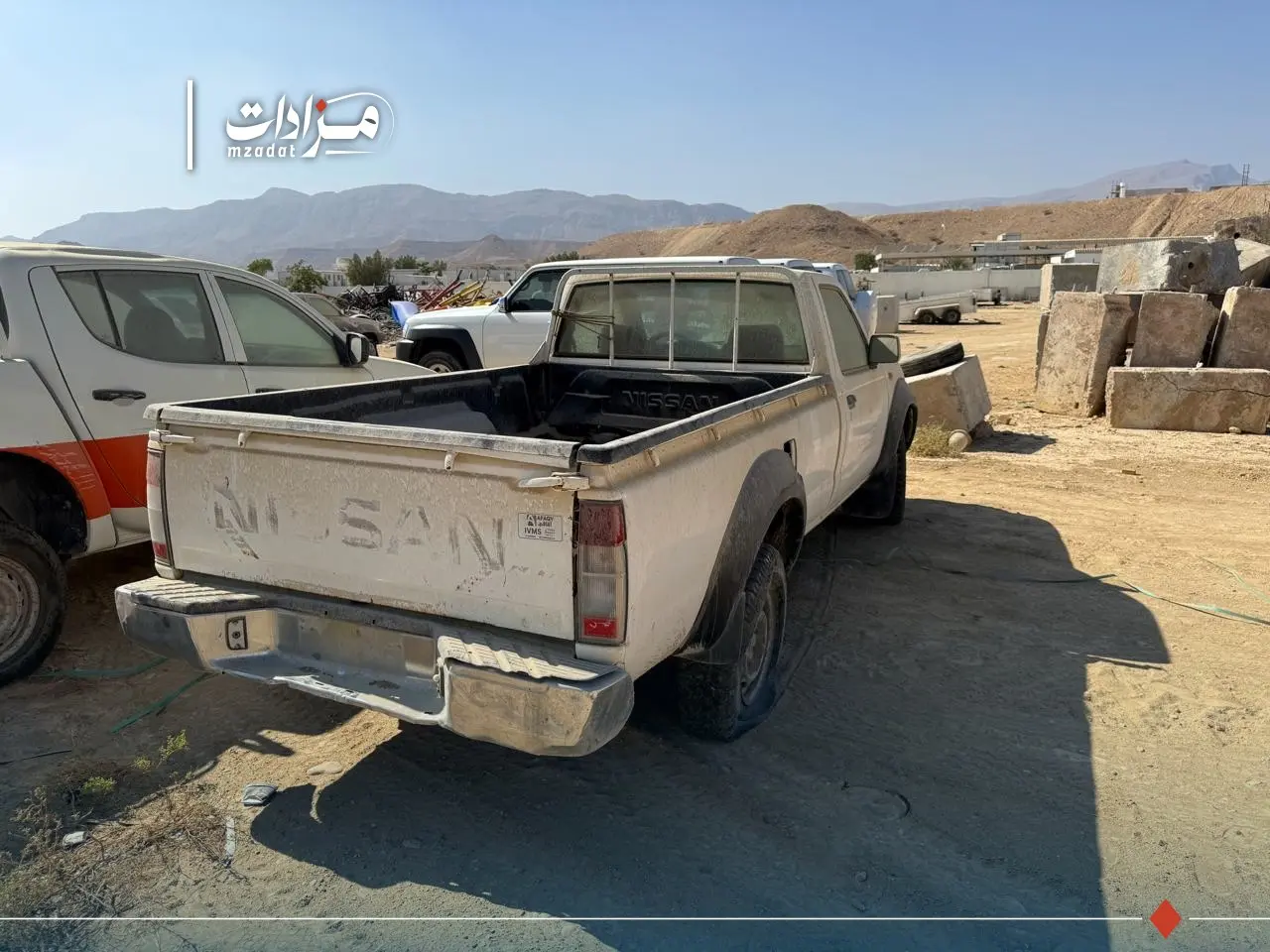 15-Nissan Pickup - 2