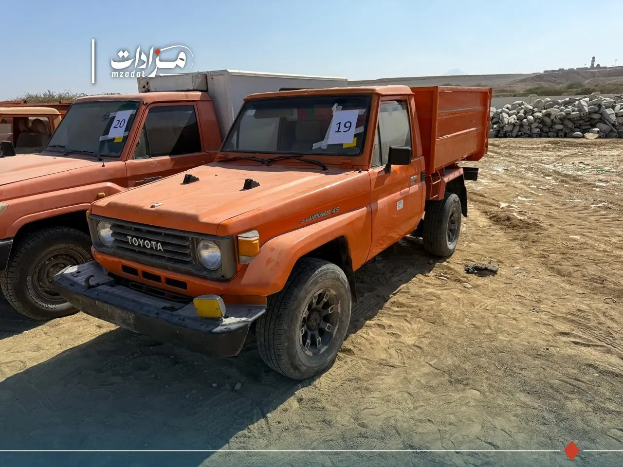 19-Toyota Land Cruiser Pickup - 3