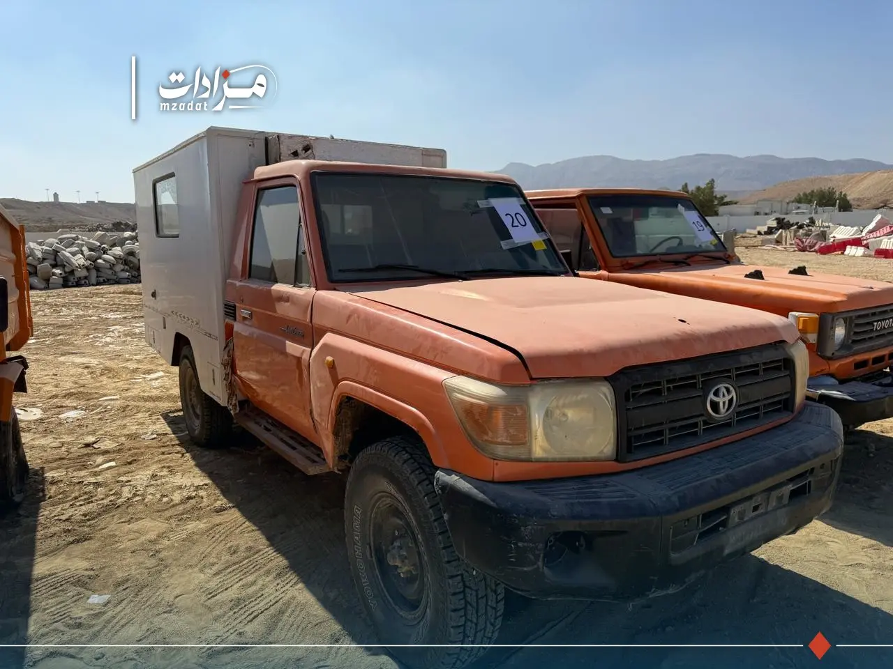20-Toyota Land Cruiser Pickup - 3