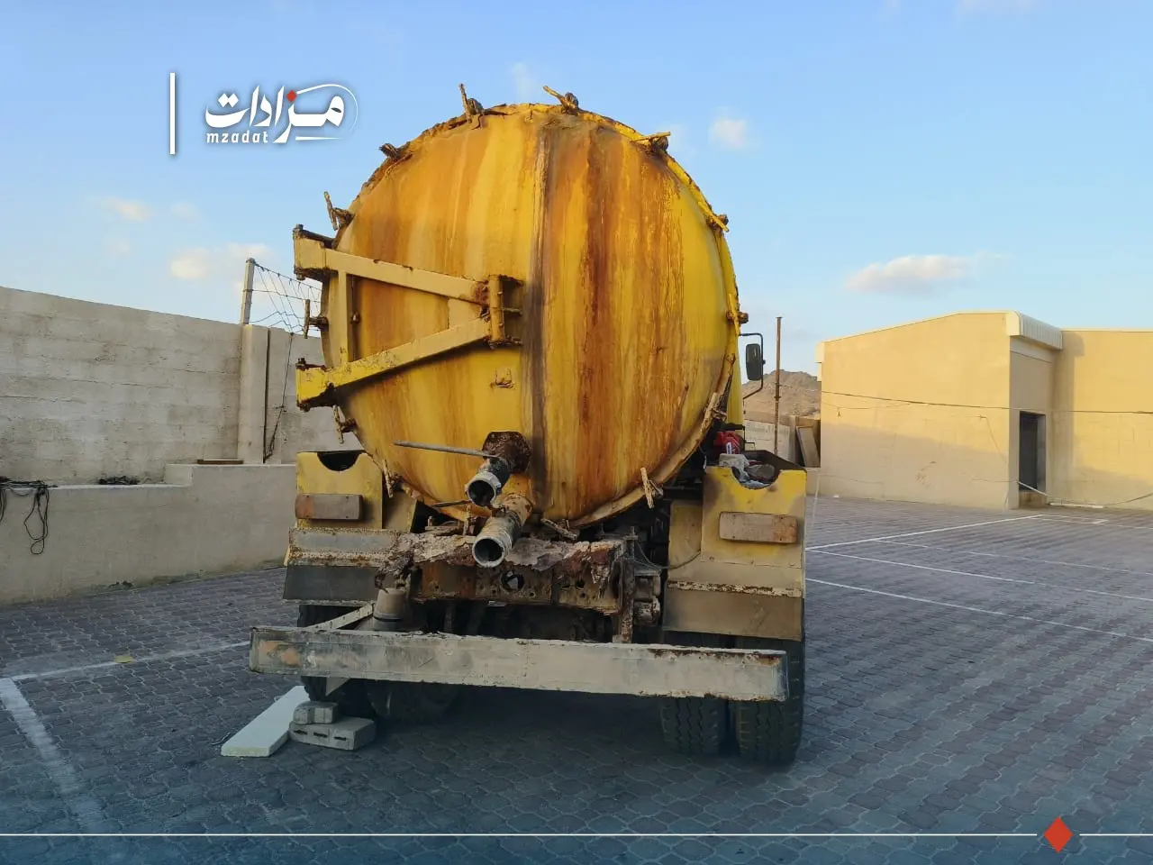 2- Sewage truck Scrap - RAS MADRAKAH - 4