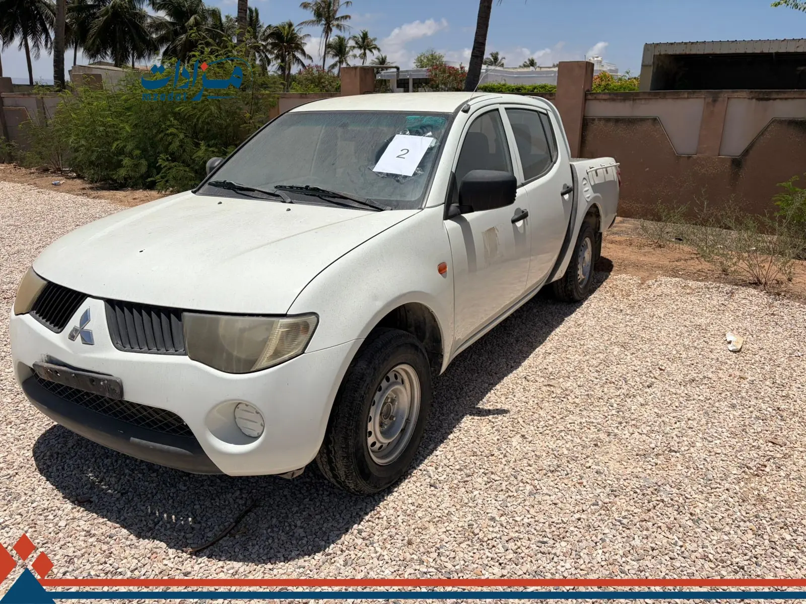 2-Mitsubishi Pickup - 3