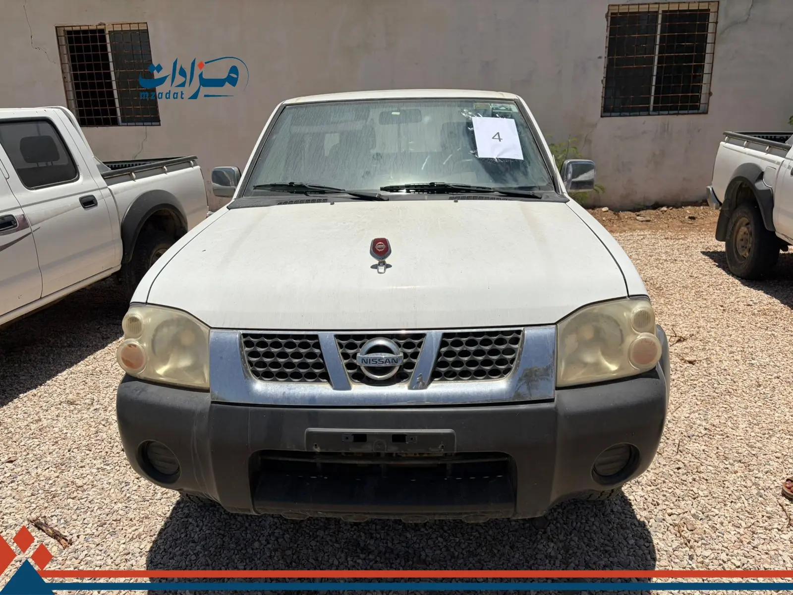 4-Nissan Pickup - 3