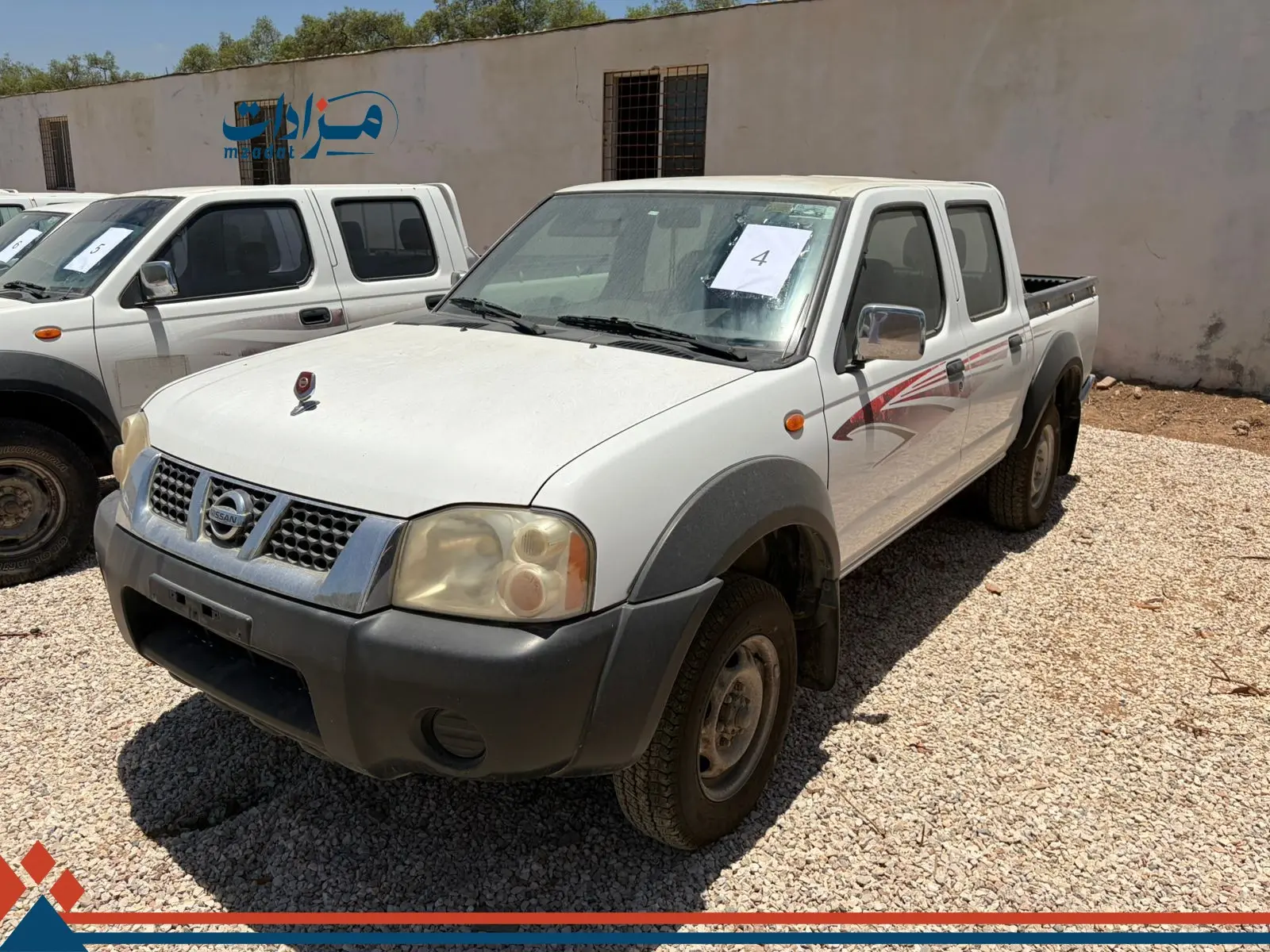 4-Nissan Pickup - 5