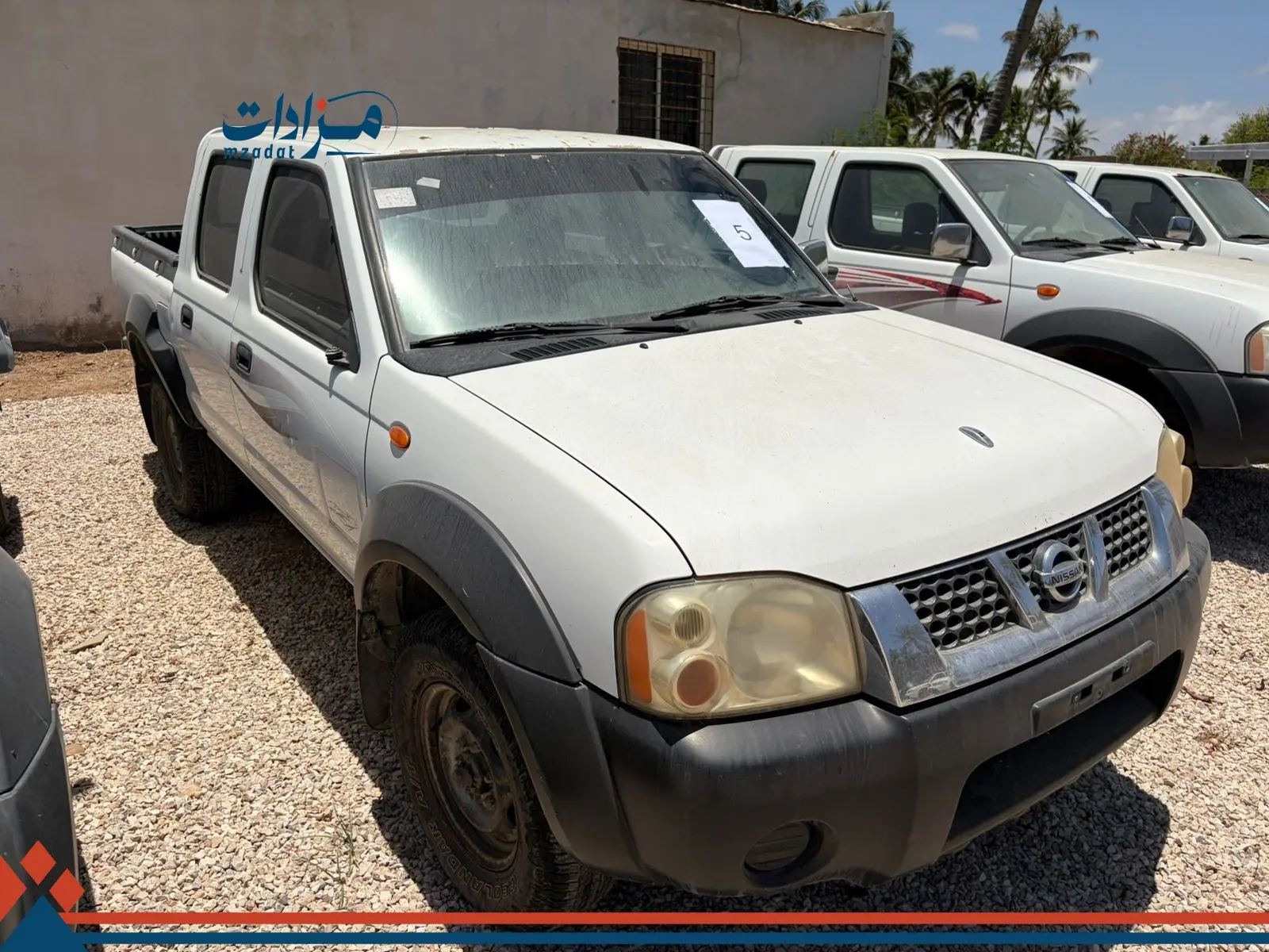 5- Nissan Pickup - 5