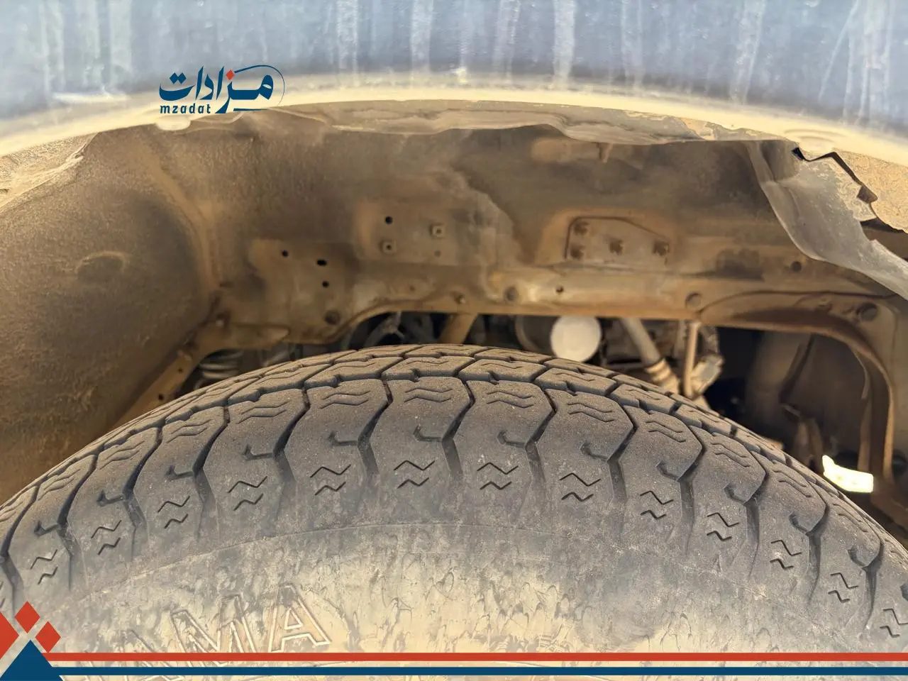 6- Nissan Pickup - 3