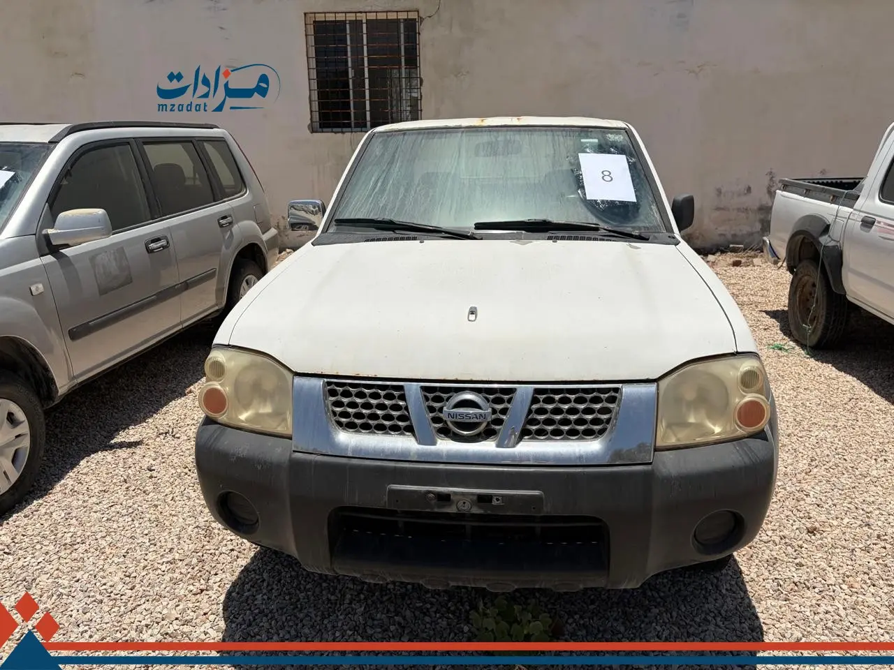 8-Nissan Pickup. - 5