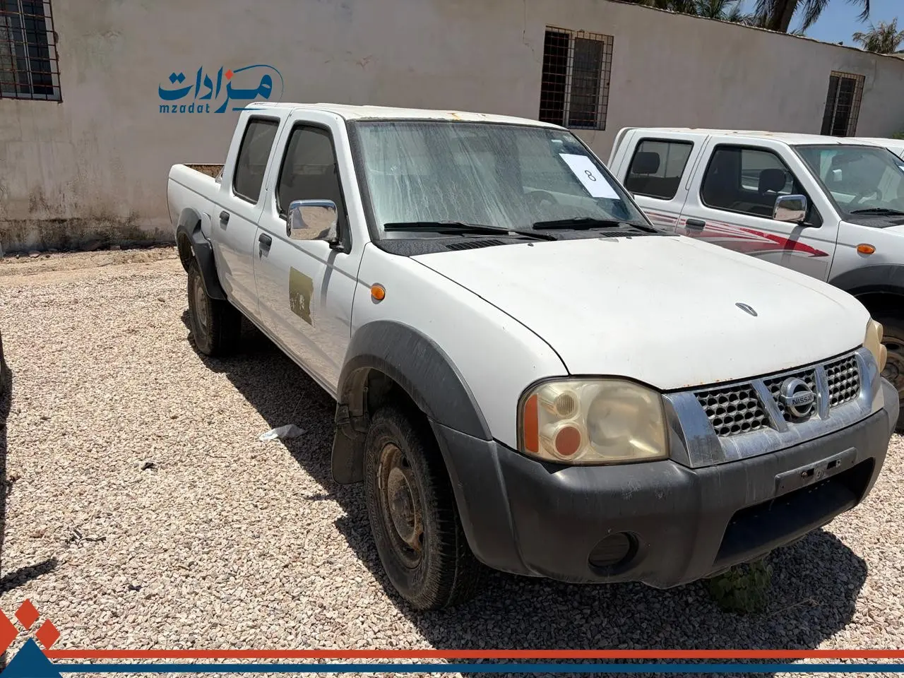 8-Nissan Pickup. - 2