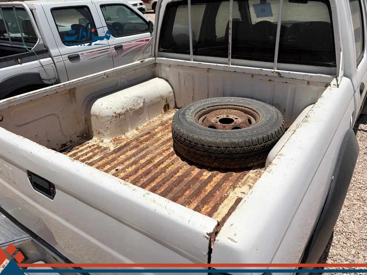 8-Nissan Pickup. - 4