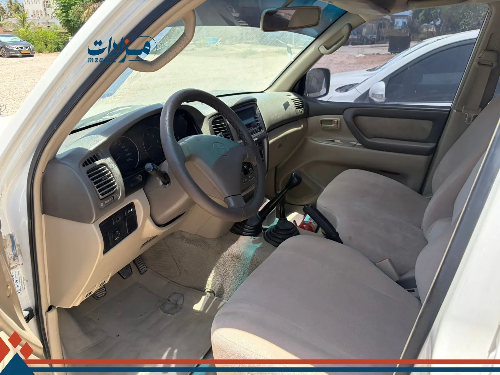 13-Toyota Land Cruiser - 3