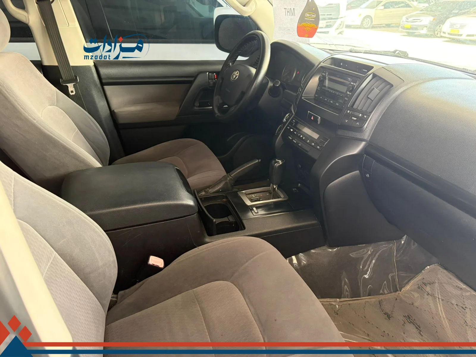 4- Toyota Land Cruiser - 5