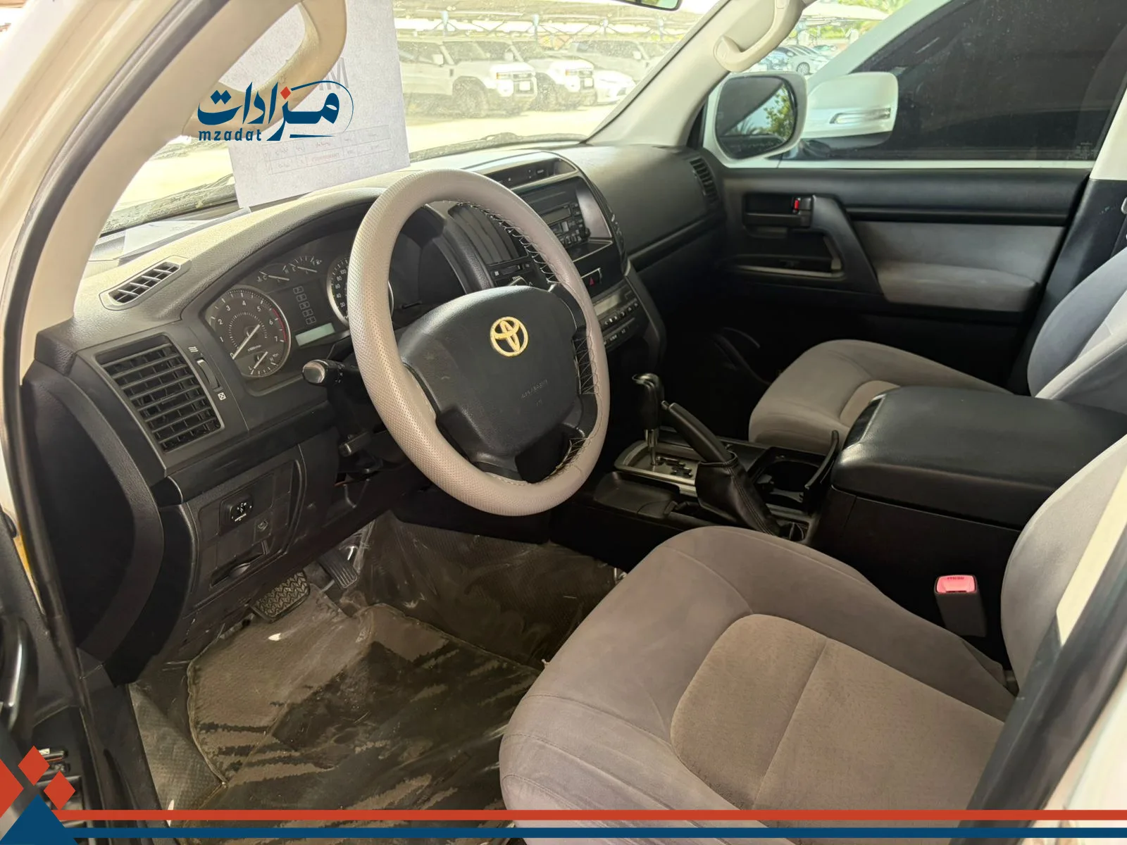 5- Toyota Land Cruiser - 6