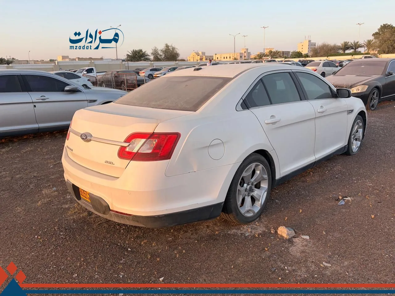 24- Ford Taurus - 7