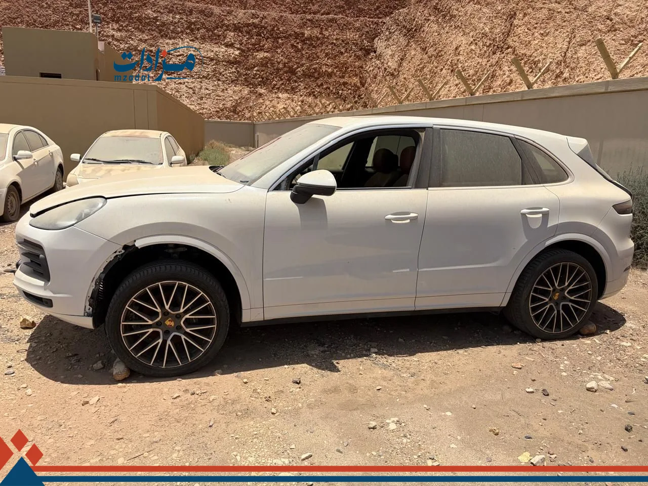 38- Porsche Cayenne (Scrap) - 4