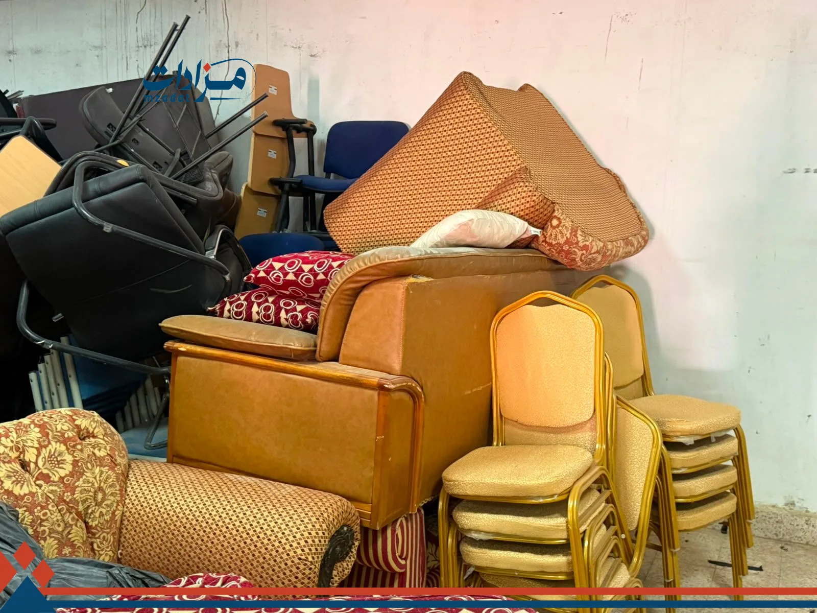 16-Used Furniture