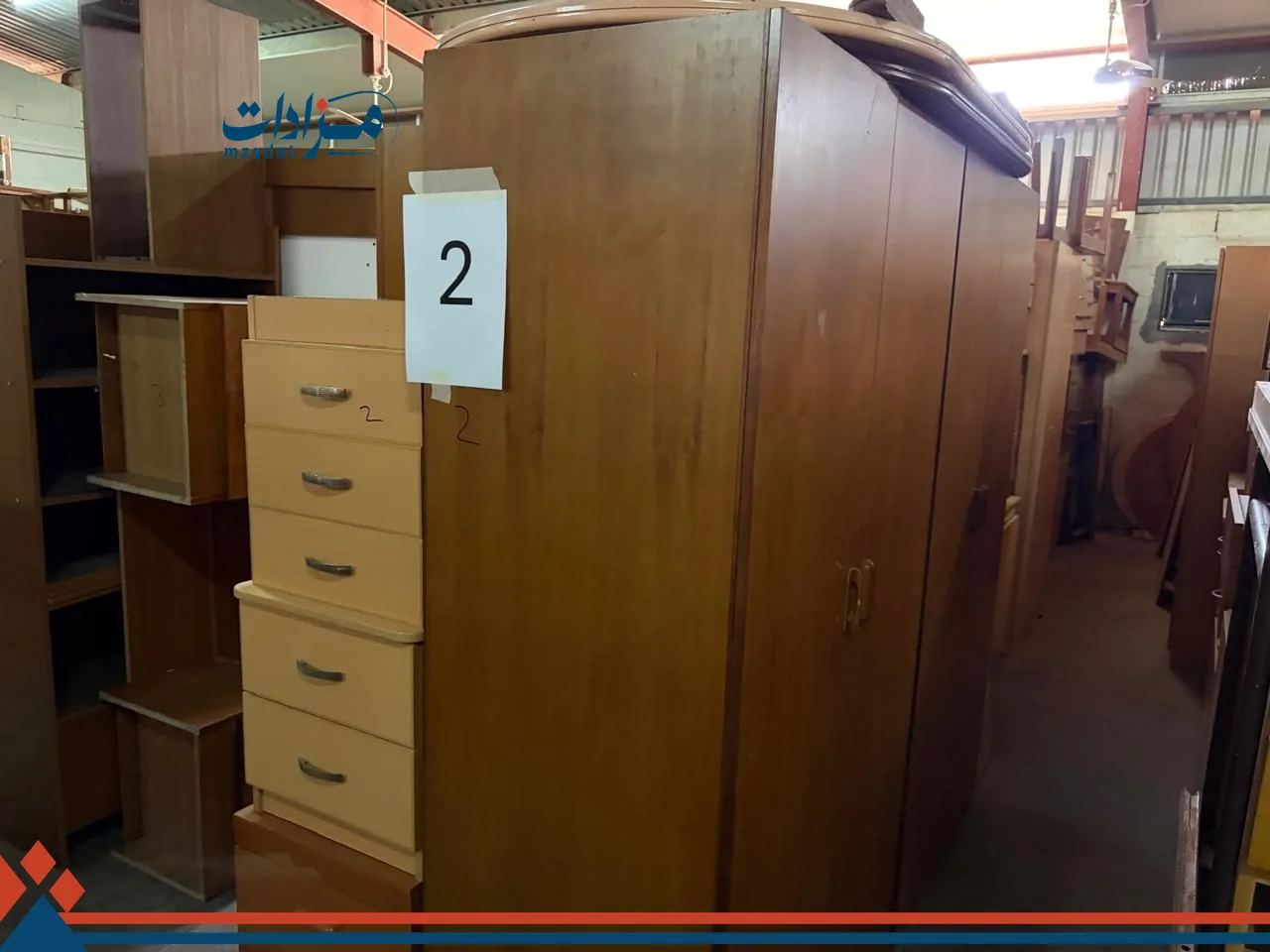2. Wardrobe 2 door (4)+Wall unit(2)+ Dining chair (28)+ Dressing table (7)+ Side board (2) + Dining table (2)+ Rectangular table(3) +Square table(4)+ Bed side cabinet(6)